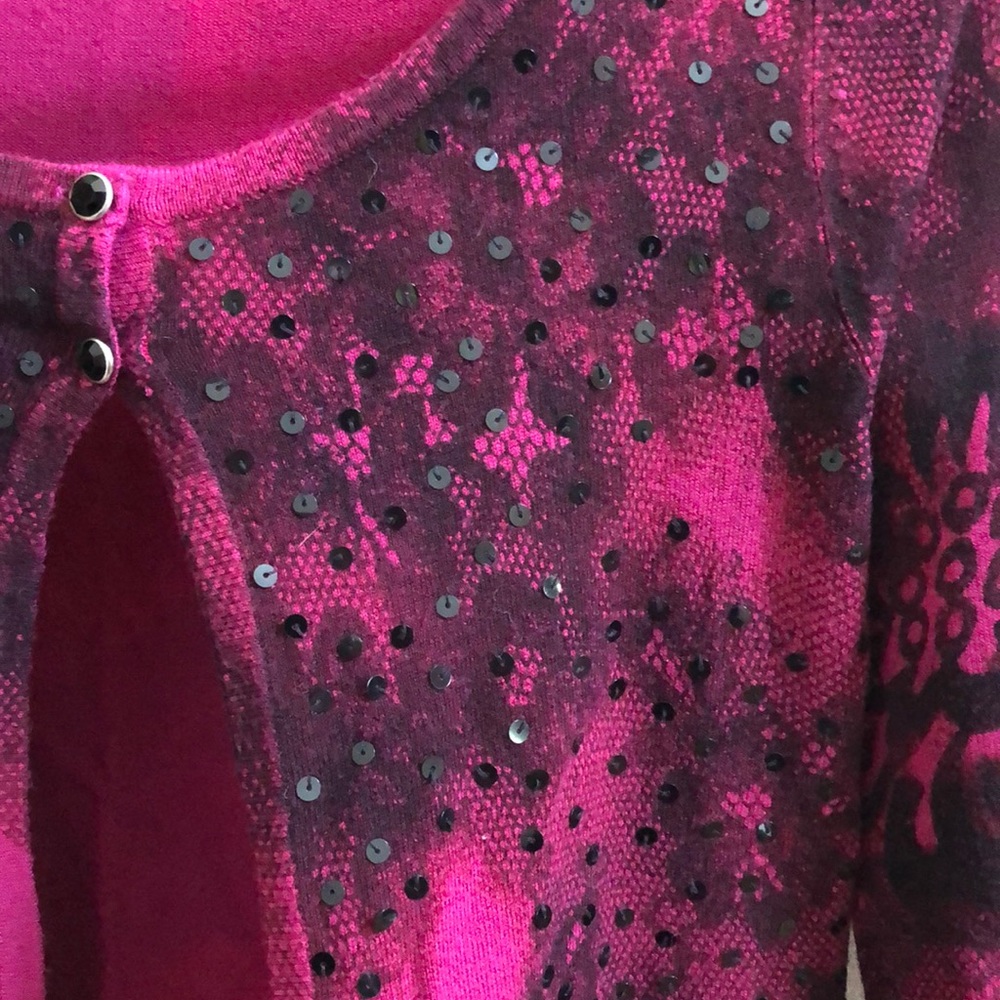 Express Cropped Sweater - Picture 3 of 4